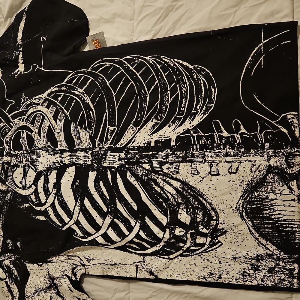 Skeleton tshirt
